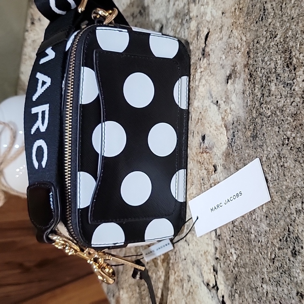 Marc Jacobs Black and White Dot Small Snapshot Camera Bag - Picture 5 of 8
